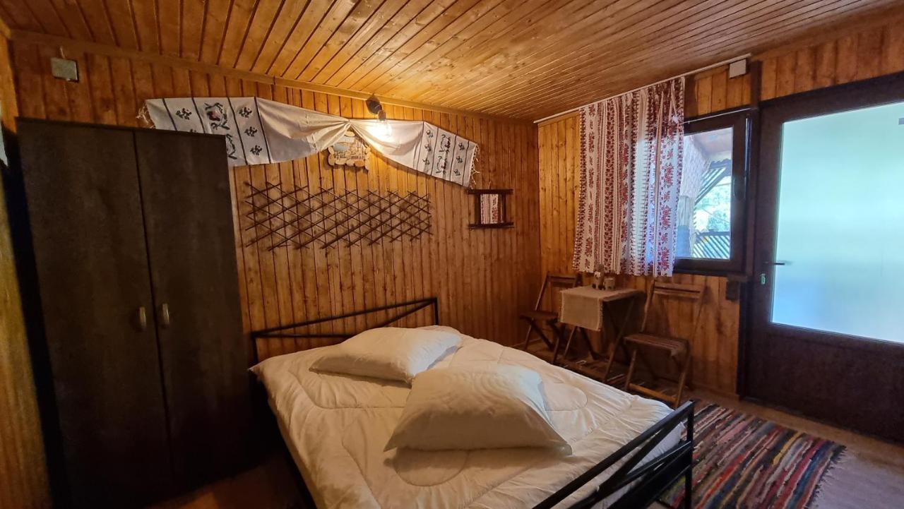 ホテル Langa Stana Curtea de Argeş エクステリア 写真